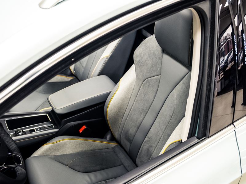 Škoda Enyaq Comfort Seat Van Den Brug (HD)
